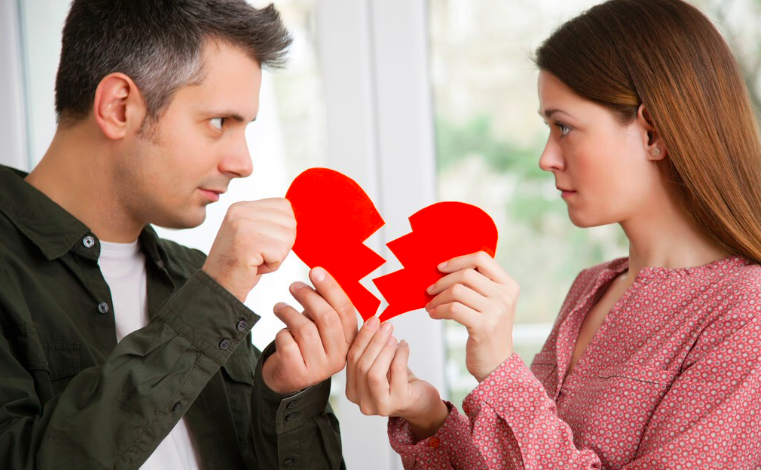 阿拉善盟离婚如何申请财产保全冻结对方账户